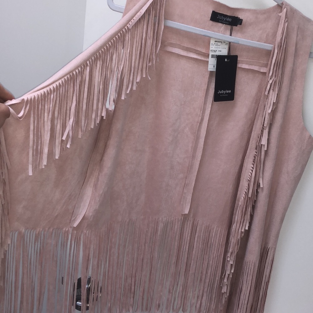 HOT PICK! 🔥 Jubylee blush fringe vest! BNWT*Size M/L comfortable versatile fit!